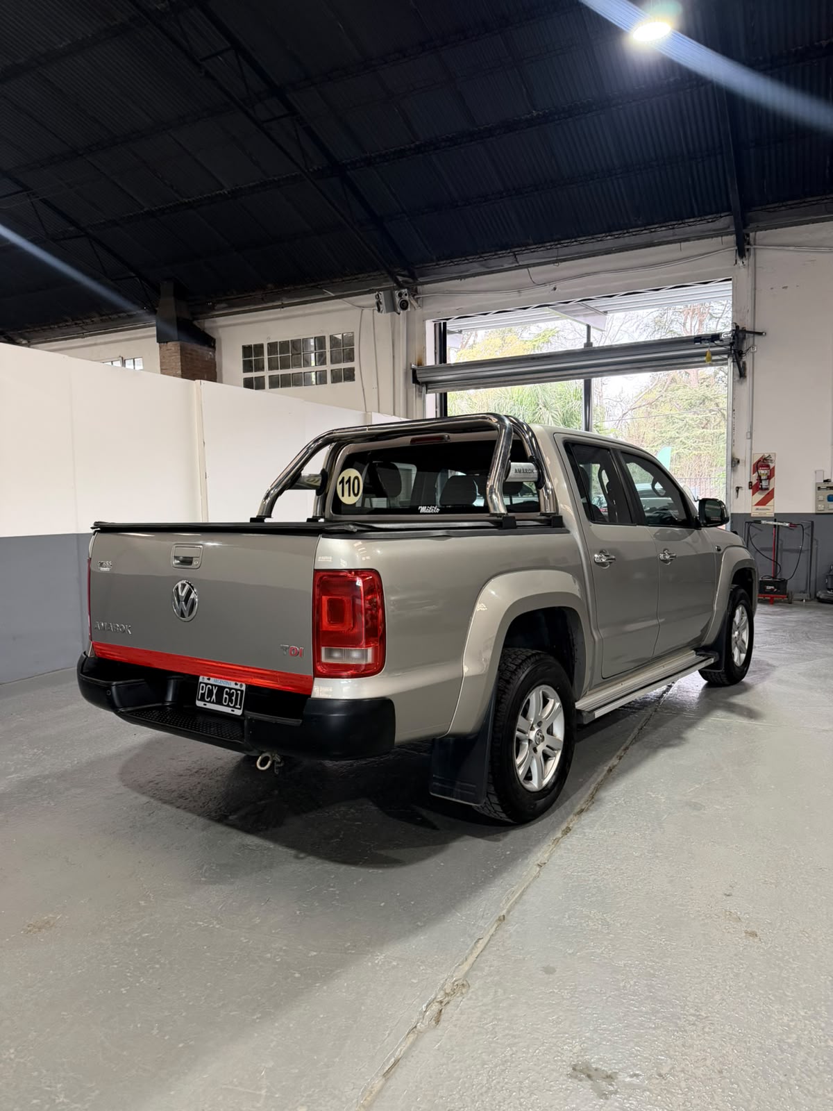 VOLKSWAGEN - AMAROK 180 CV 4X2  - MANUAL  - 2015